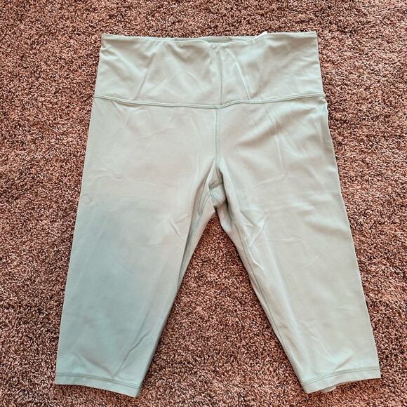 Athleta Pants - Athleta Size Large Petite Green knee length leggings/shorts, like new EUC